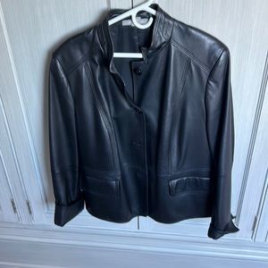 Stylish Ellen Tracy blazer in black leather